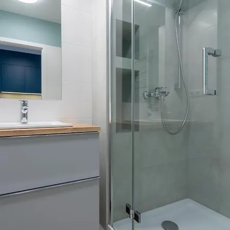 Business Deluxe By Bookinghost Apartamento Katowice