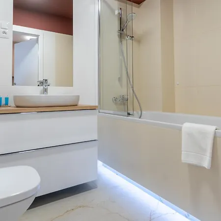 Business Deluxe By Bookinghost