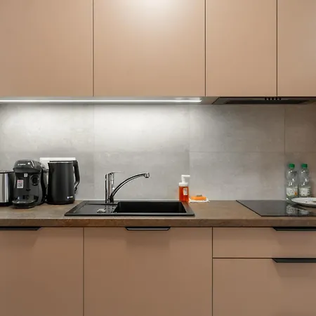 Business Deluxe By Bookinghost *