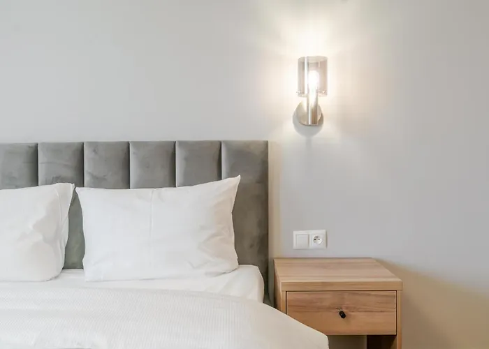 Business Deluxe By Bookinghost